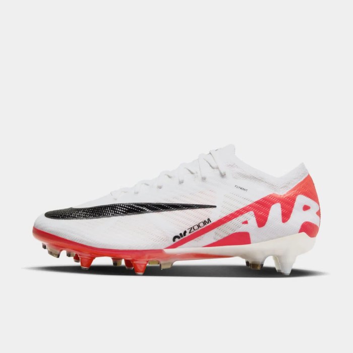 Should rugby boots be tight