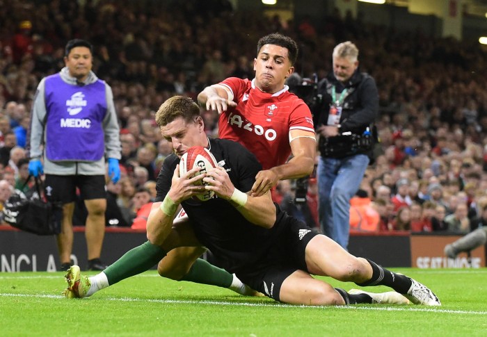 What rugby is on tonight on tv