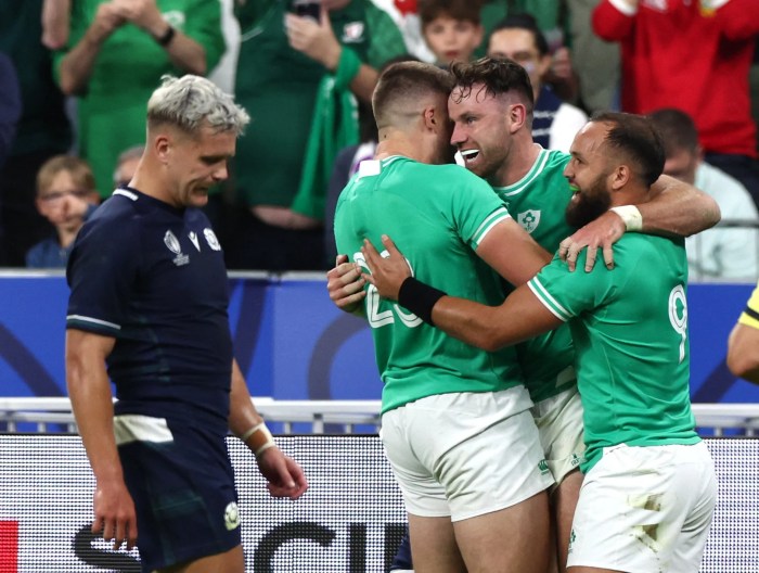 Irlanda vence escócia rugby jogo apertado