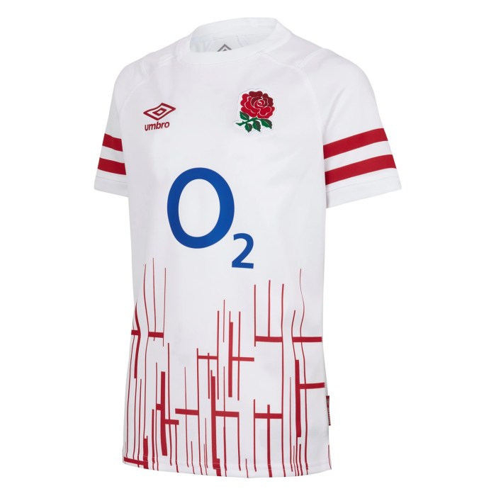 Should rugby shirts be tucked in