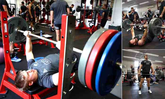 Rugby players bench How much can rugby players bench press