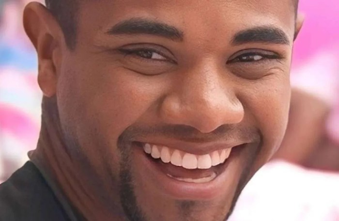 Confirmar a data de nascimento real de Davi Brito