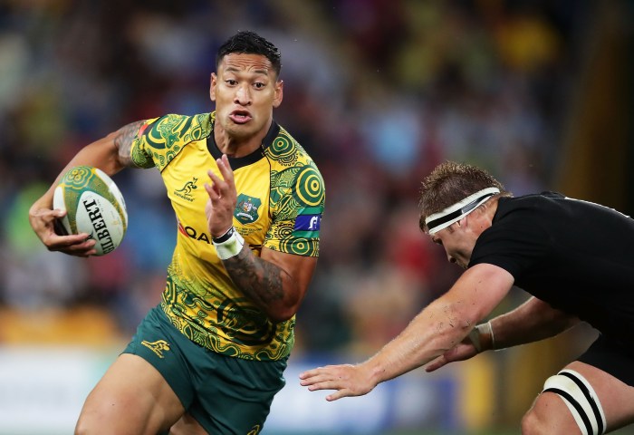 How many players are in rugby?