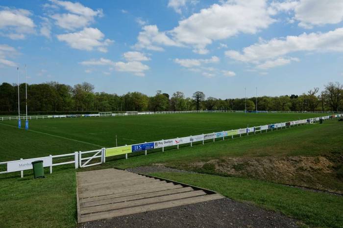 Rugby ruck rules stabilizing horses