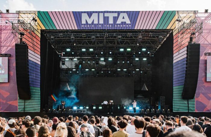 Horários de shows de música de luta no Brasil