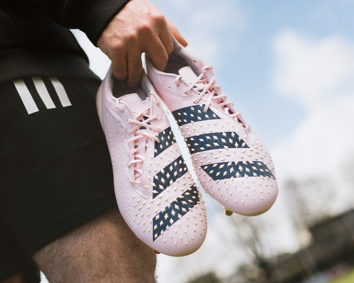 Can rugby players wear football boots