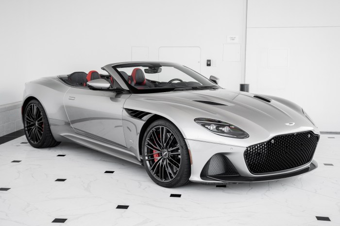 Estratégia de comunicação Aston Martin para atrair consumidores mais jovens