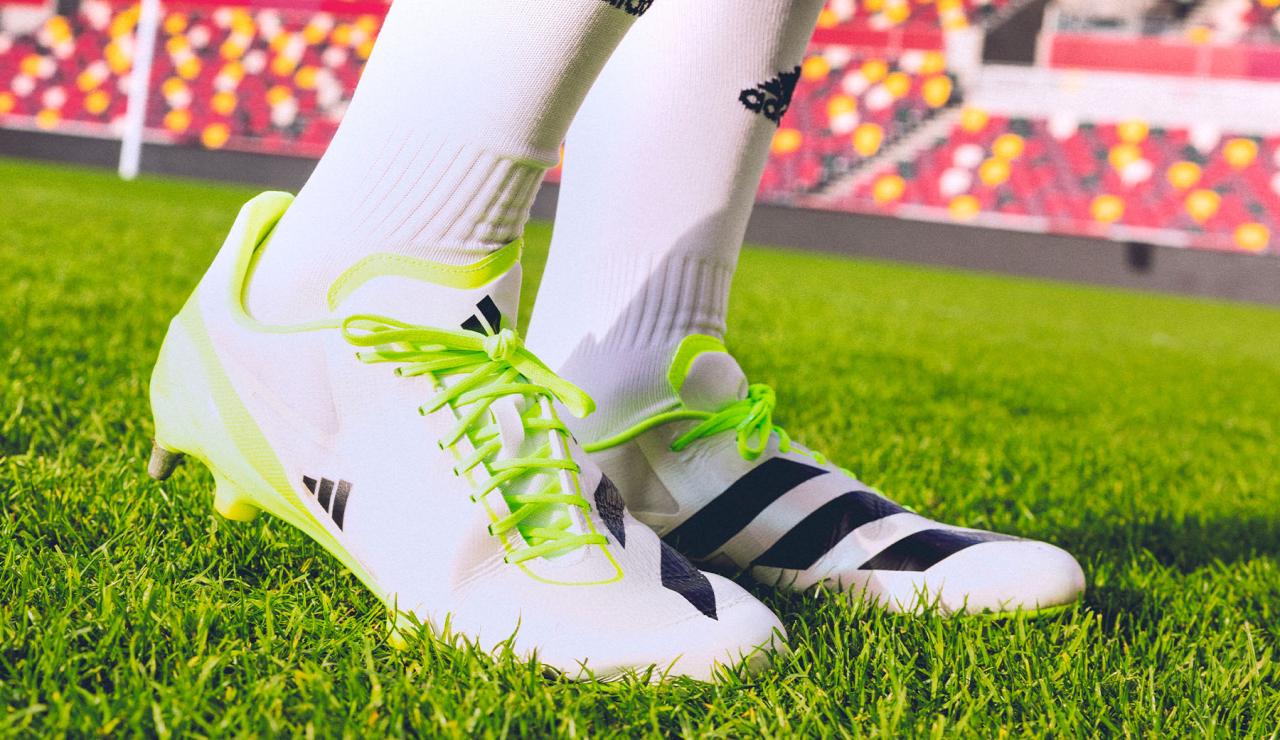 Can rugby players wear football boots