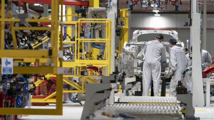 Aston vantage production secrets autoevolution warwickshire Aston vantage production secrets autoevolution warwickshire