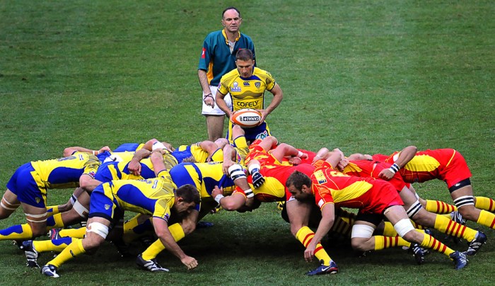 Does rugby league have scrums