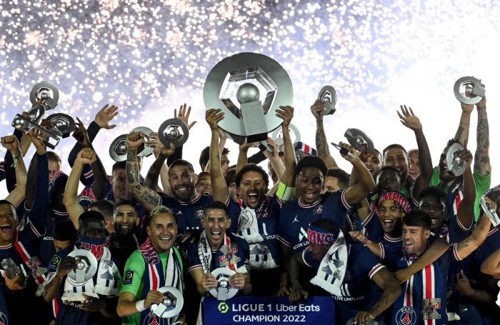 Psg ligue beat marseille french celebrations PSG fecha Ligue 1 com vitória antes de disputar finais da Copa da França e da Champions