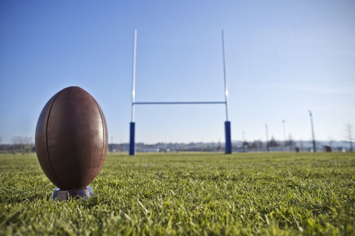 How do you kick in rugby?
