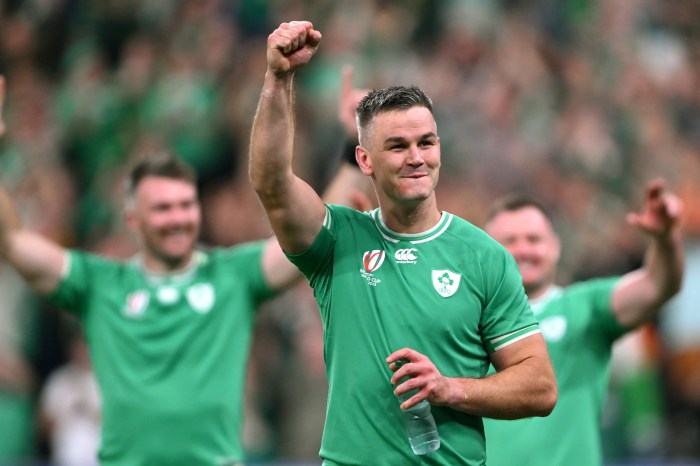 Irlanda vence escócia rugby jogo apertado