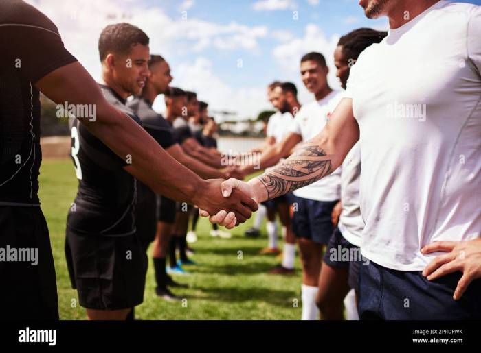 What teams play rugby?