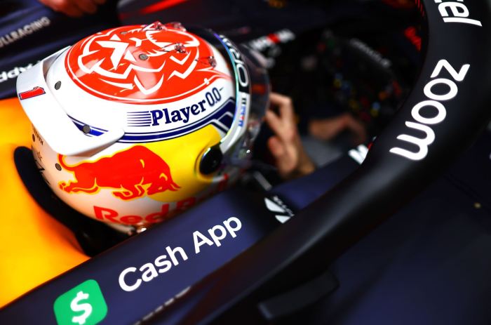 Estratégias Verstappen testes Fórmula 1 nome falso