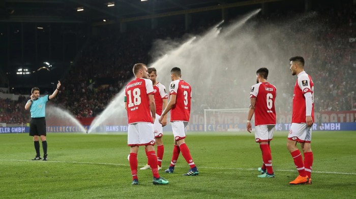 VAR penalty awarded in Germany after players left pitch VAR penalty awarded in Germany after players left pitch