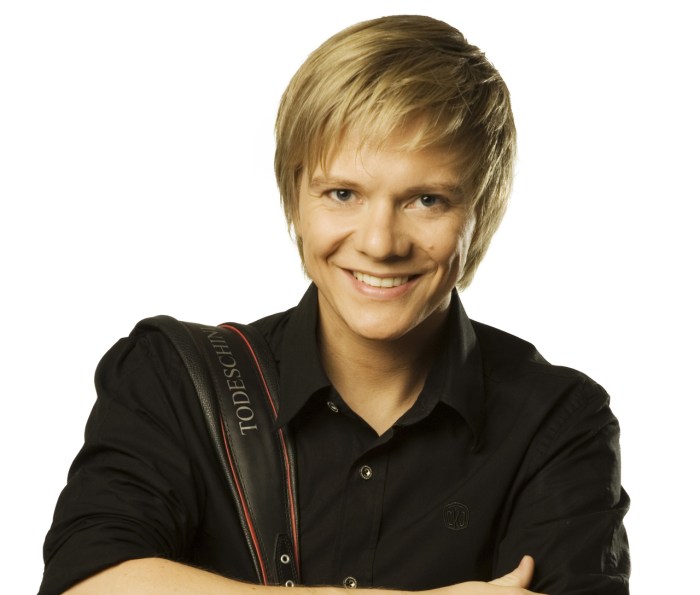 Michel Teló chega ao primeiro lugar na Billboard | VEJA Michel Teló