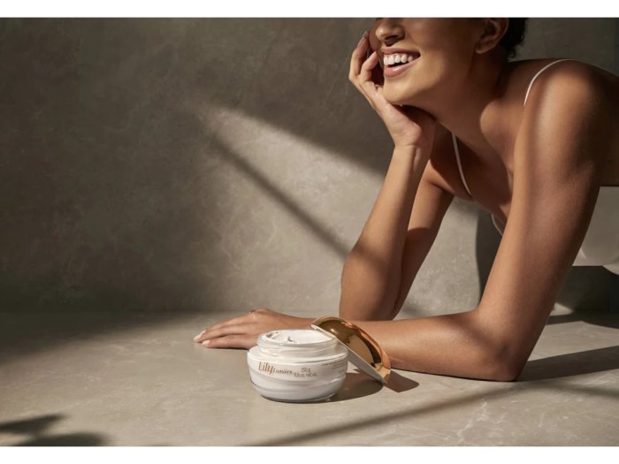 Creme Hidratante O BOTICÁRIO Acetinado Lily Lumière (250 g) | Worten.pt Creme Hidratante O BOTICÁRIO Acetinado Lily Lumière (250 g) | Worten.pt