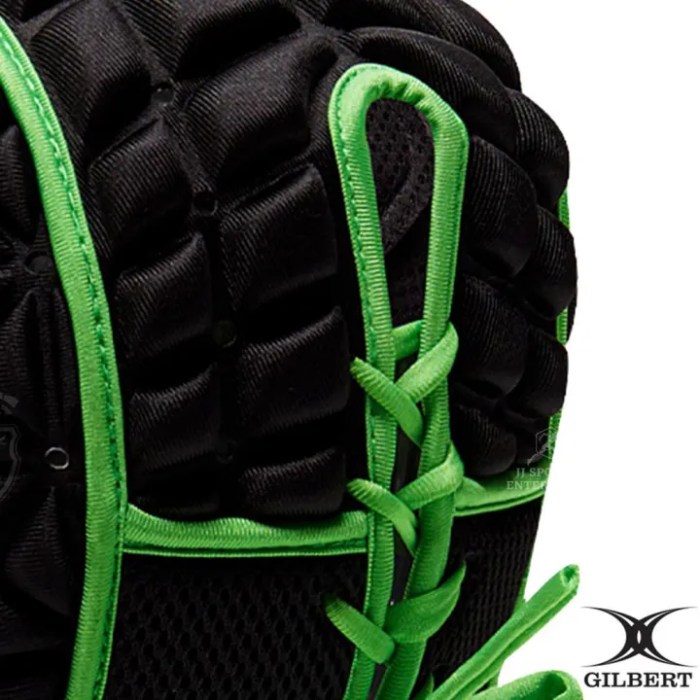 Is there a goalkeeper in rugby?