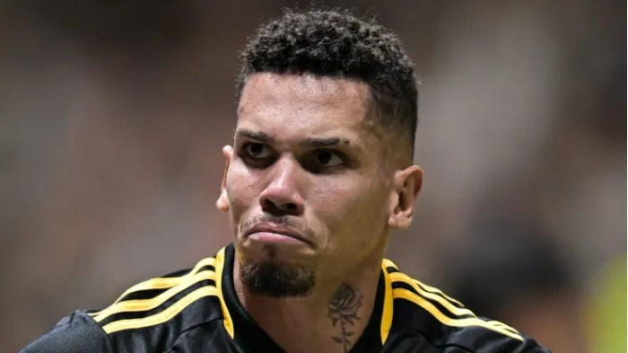 'Assunto Paulinho' vira prioridade no Atlético-MG e nova informação é ... Paulinho Nova Cirurgia