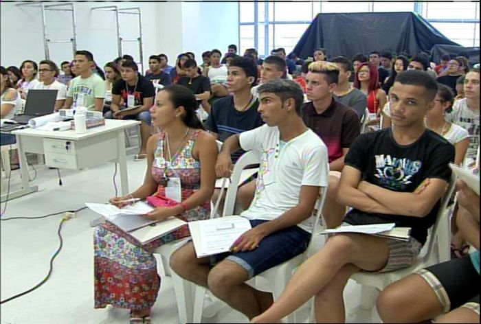 Alunos da rede pública estadual se reuniram em retiro para estudar para ... Alunos da rede pública estadual se reuniram em retiro para estudar para ...