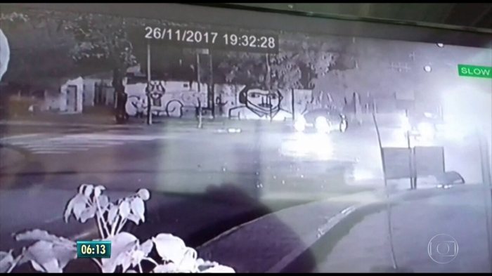 Vídeo: Parentes de advogada morta em acidente fazem homenagens e ... Vídeo: Parentes de advogada morta em acidente fazem homenagens e ...