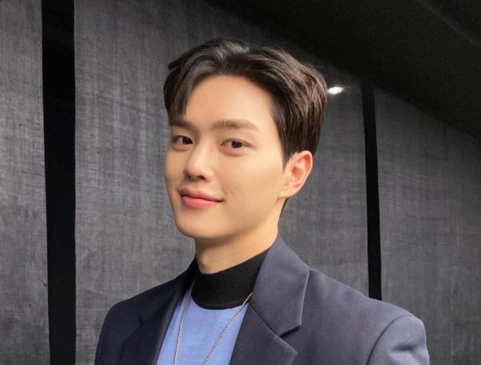 'Sweet Home' actor Song Kang to begin military service in April 'Sweet Home' actor Song Kang to begin military service in April