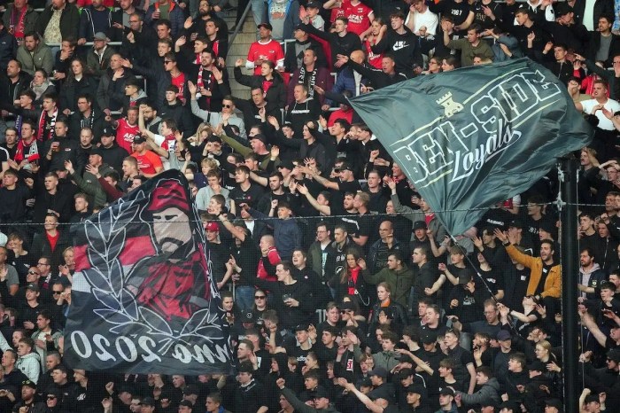 AZ Alkmaar promete punir responsáveis pelas agressões a familiares de ... Clube Do Az