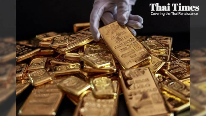 Gold nears record highs ahead of crucial rate decisions by central ... ASX 200 LIVE: Bitcoin nears record, gold miners including Newmont, Evolution, Perseus and Genesis fall