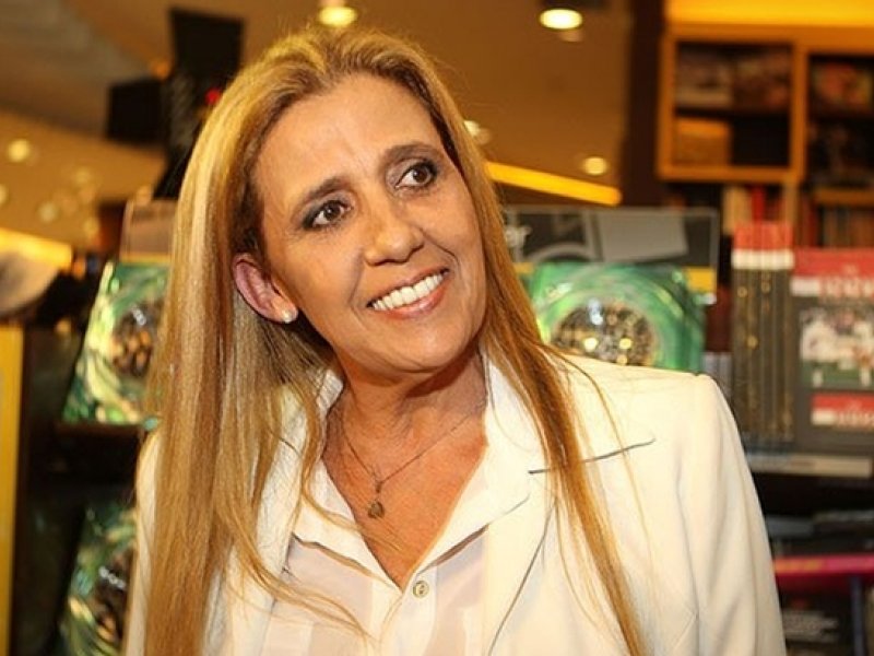 Aos 68 anos, Rita Cadillac tira a roupa e exibe corpaço em ensaio sensual Idade Da Rita Cadillac