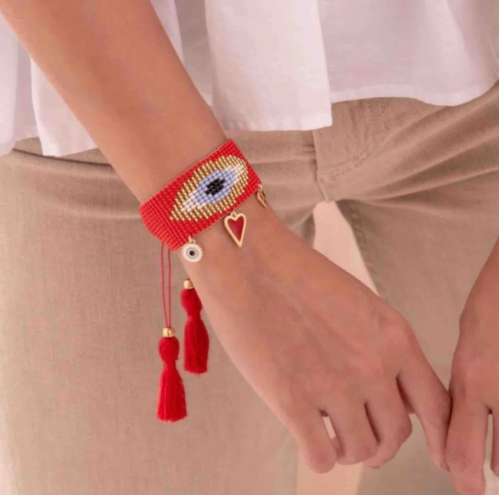 ¿Cuál es el significado de la pulsera roja y cómo llevarla ... ¿Cuál es el significado de la pulsera roja y cómo llevarla ...