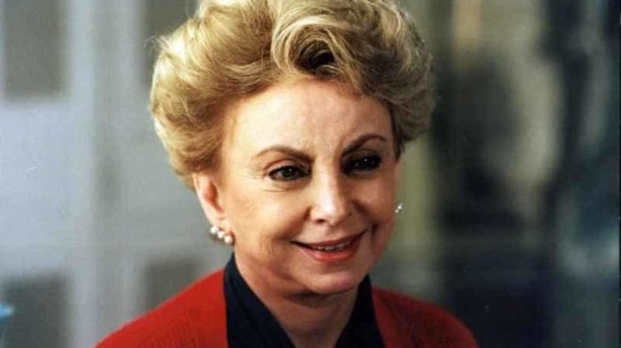 Vale Tudo: Odete Roitman chega com bolsa de R$ 25 mil Vale Tudo: Odete Roitman chega com bolsa de R$ 25 mil