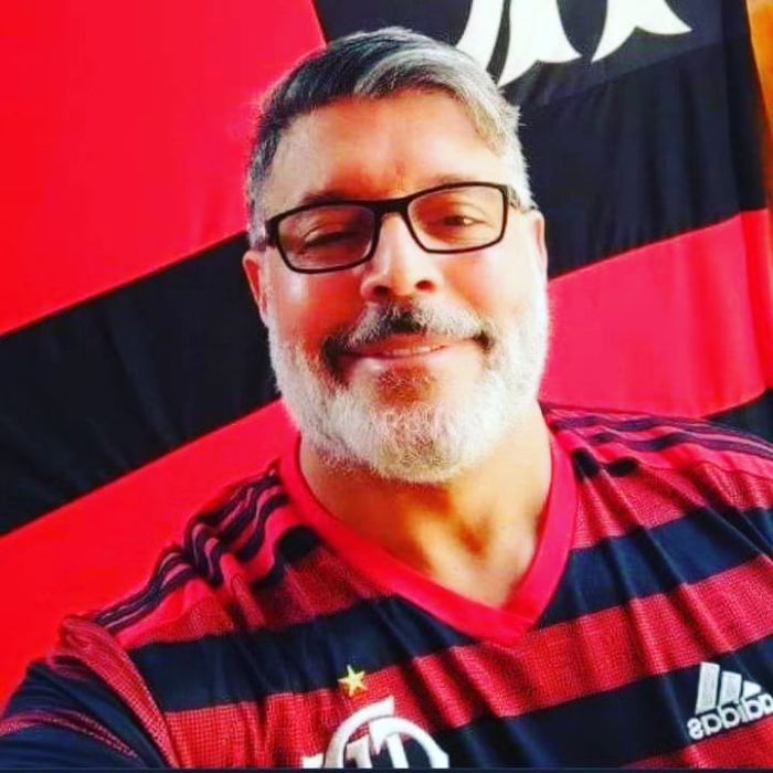 Alexandre Frota relembra fotos pelado com outros homens