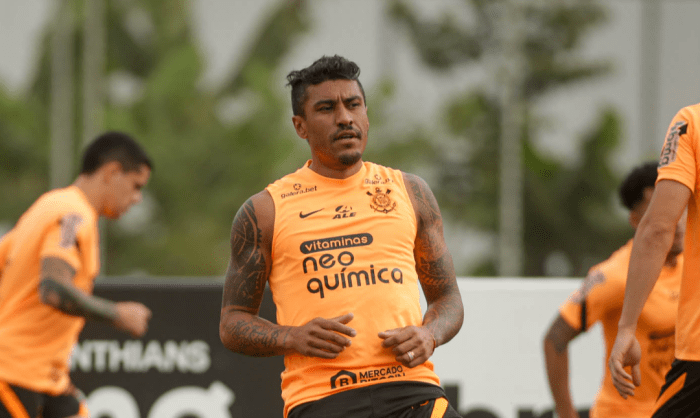 Paulinho volta a treinar no Corinthians após cinco meses em recuperação ... Paulinho Cirurgia
