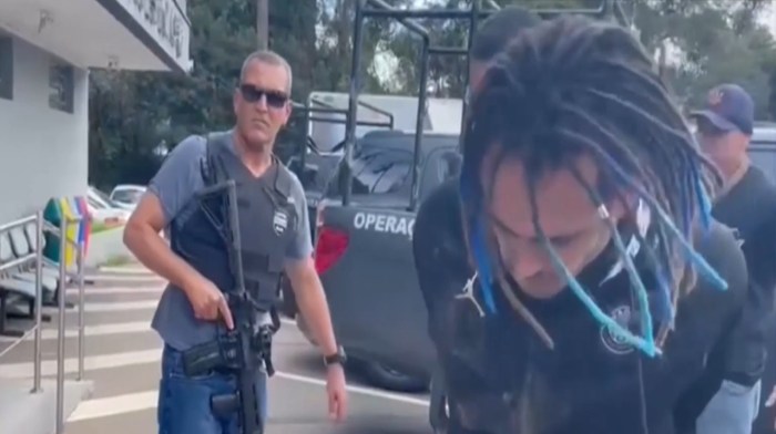 G1 - Empresário é preso com diamantes na mala em desembarque de ... G1 - Empresário é preso com diamantes na mala em desembarque de ...