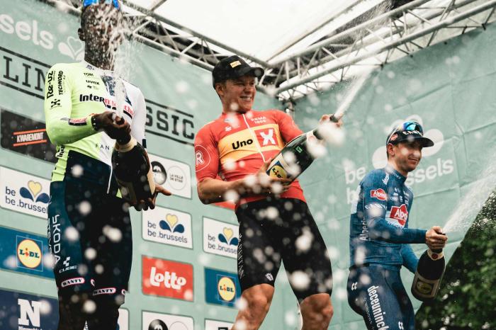 Abrahamsen keeps the peloton at bay and finishes solo in Brussels ... Abrahamsen keeps the peloton at bay and finishes solo in Brussels ...