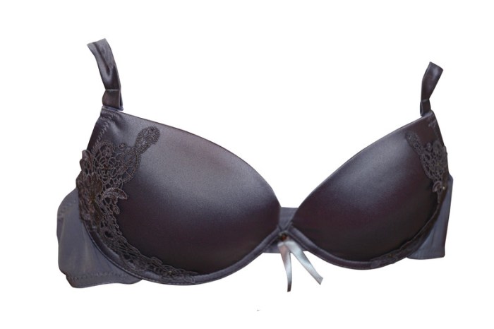 Do male athletes wear bra?