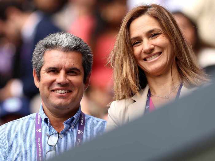 Carlos Alcaraz's Family: All About the Tennis Champion's Parents and ... La quête épique de Carlos Alcaraz et de l'entraîneur Ferrero pour la suprématie sur terre battue.