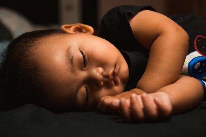 Como vestir o bebê para dormir: conheça as melhores técnicas! Como vestir o bebê para dormir: conheça as melhores técnicas!