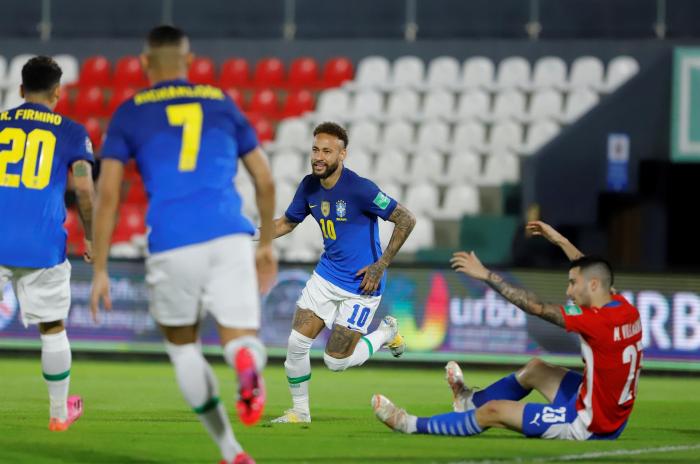 Brasil vence o Paraguai por 2 a 0 e mantém 100% de aproveitamento nas ...