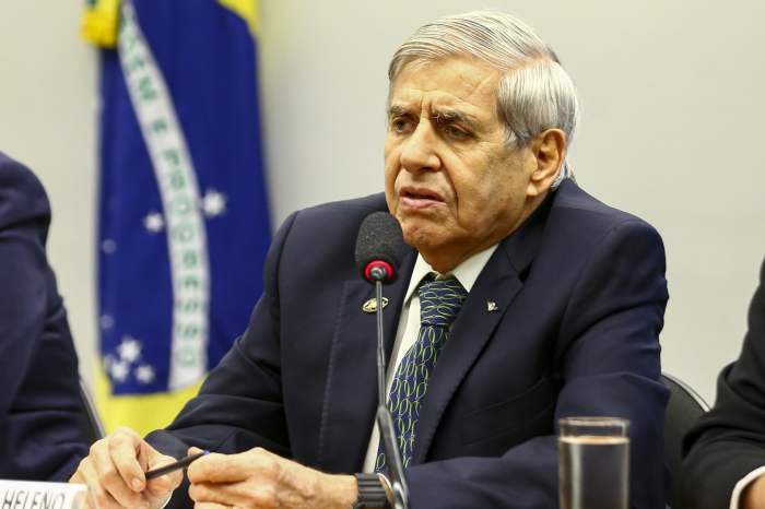 General Heleno testa positivo para o coronavírus | VEJA General Heleno Idade
