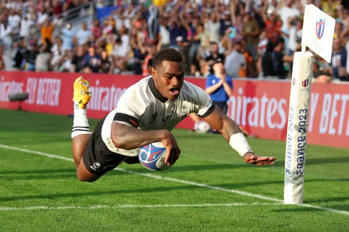 Lineout thighs tape taping Why do rugby players wear so much tape?