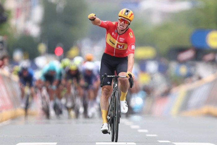 Brussels Cycling Classic highlights: Jonas Abrahamsen clinches first ... LIVESTREAM Brussels Cycling Classic: Planckaert, Abrahamsen en Van Dijke dagen uitgedund peloton uit in heuvelzone