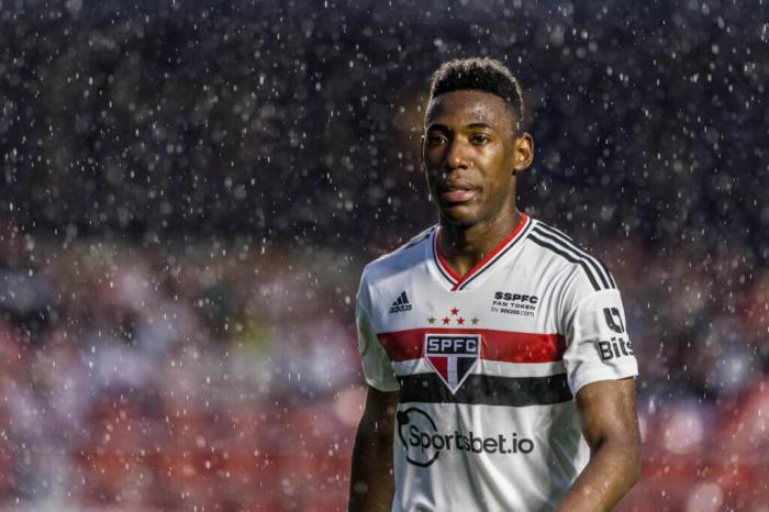 Vasco acerta a contratação do zagueiro Léo Pelé junto ao São Paulo por ... Vasco acerta a contratação do zagueiro Léo Pelé junto ao São Paulo por ...
