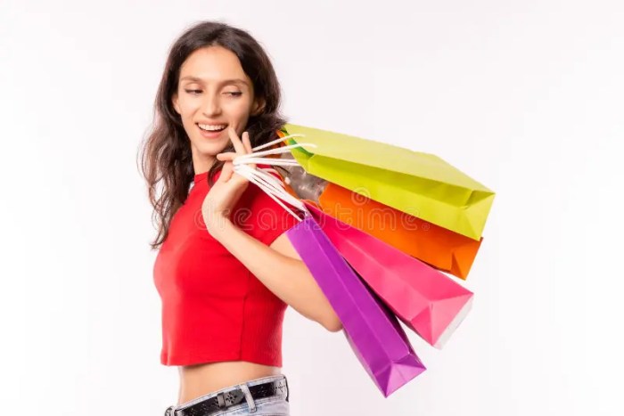 Linda Mulher Segura Sacolas De Compras Com Cara Sorridente Menina ... Uma Vantagem Do E-Commerce É Que Ele Oferece Ao Consumidor Agilidade Nas Compras E No Recebimento Do Produto/Serviço. Verdadeiro Falso