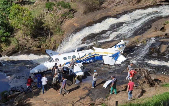 Avião cai em Vinhedo-SP e vídeo mostra momento exato da queda - EcoSerrano Acidente Aereo Hoje