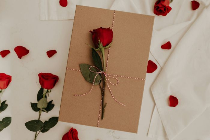 Hoje é dia de quê? De celebrar o amor e valorizar quem cuida com doçura ... Hoje É Dia Dos Namorados