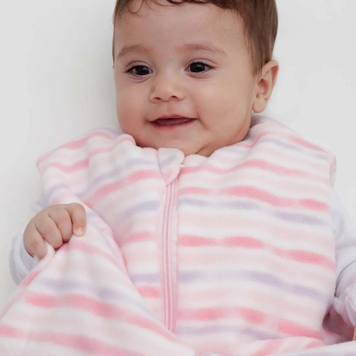 Saco de Dormir Casulo de Bebê Soft Inverno 6 - 12 meses LISTRAS ROSAS Saco de Dormir Casulo de Bebê Soft Inverno 6 - 12 meses LISTRAS ROSAS