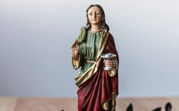 Comunidade Olhos d'Água festeja Santa Luzia, protetora dos olhos e dos ... Oração De Santa Luzia Para Cura Dos Olhos