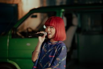 Melhores opções para assistir shows de luta com música ao vivo de graça